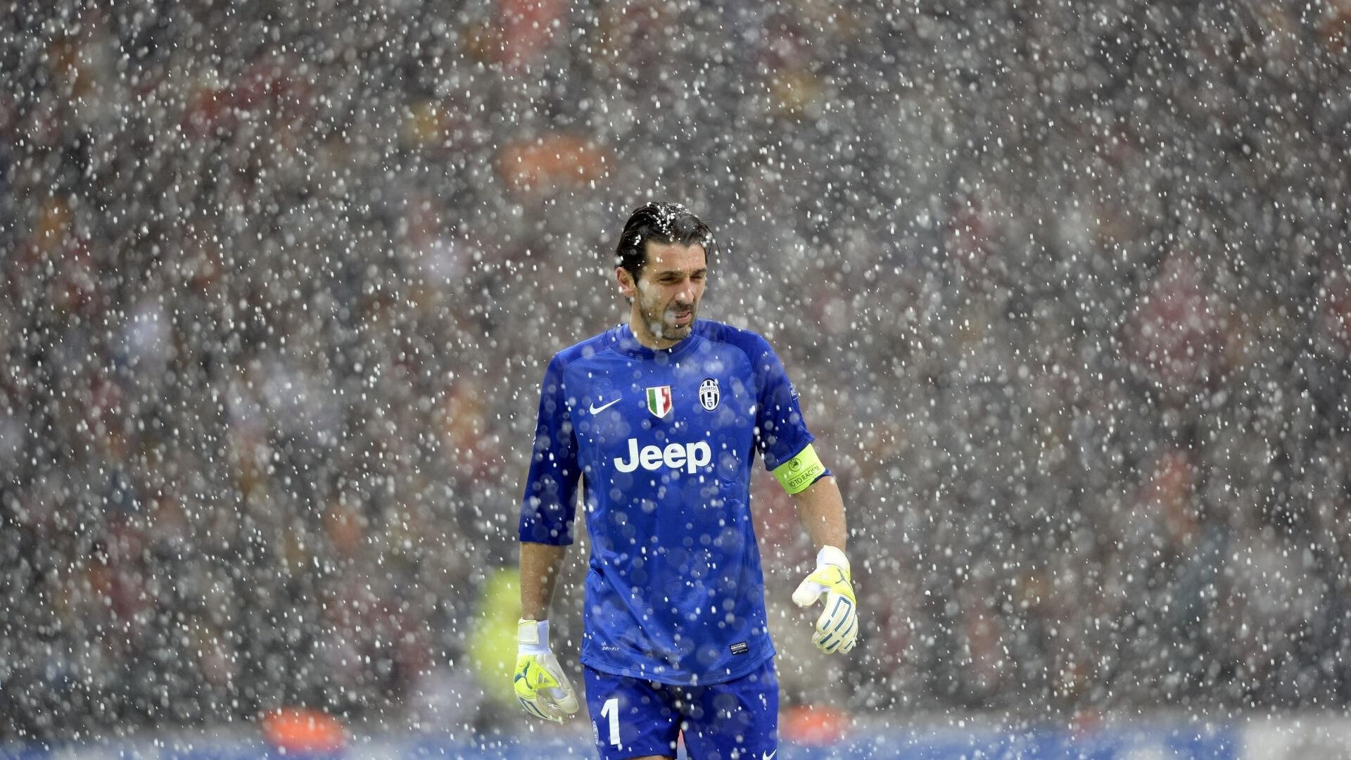 西甲天王拼搏：突破防线的瞬间让人沸腾